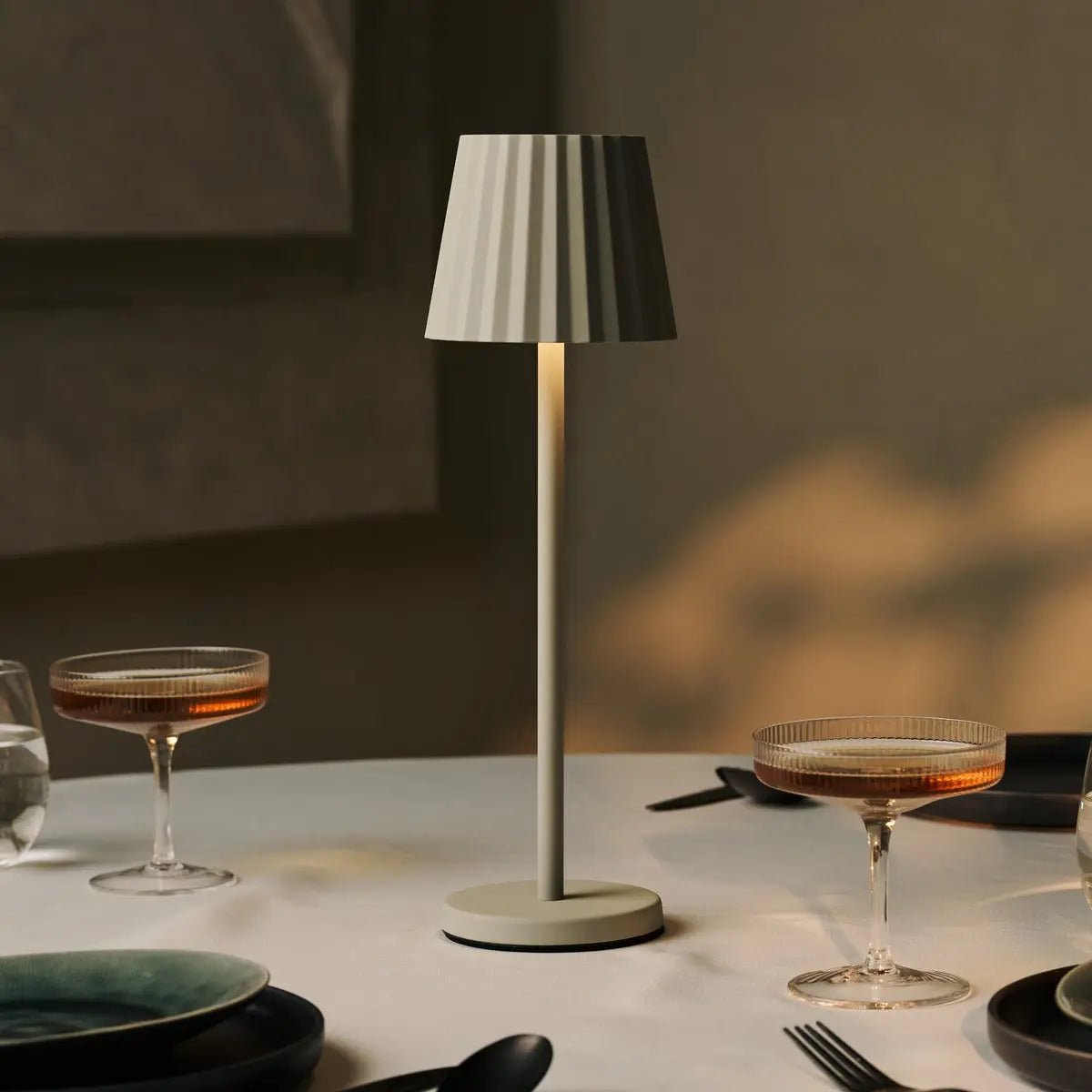 Table Maya Shadow Grey Ribbed